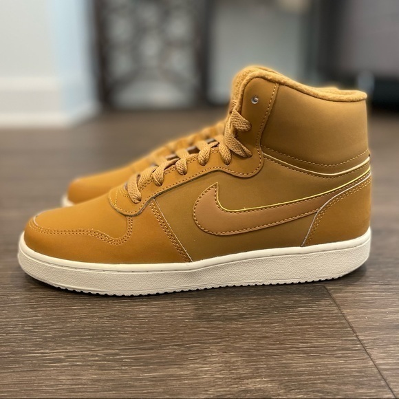 Nike Shoes - Nike Ebernon MId SE sz 7.5, 8.5
